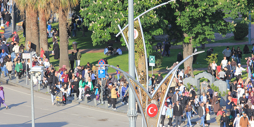 samsunda-19-mayis-coskusu-trafigi-kilitledi-1.jpg