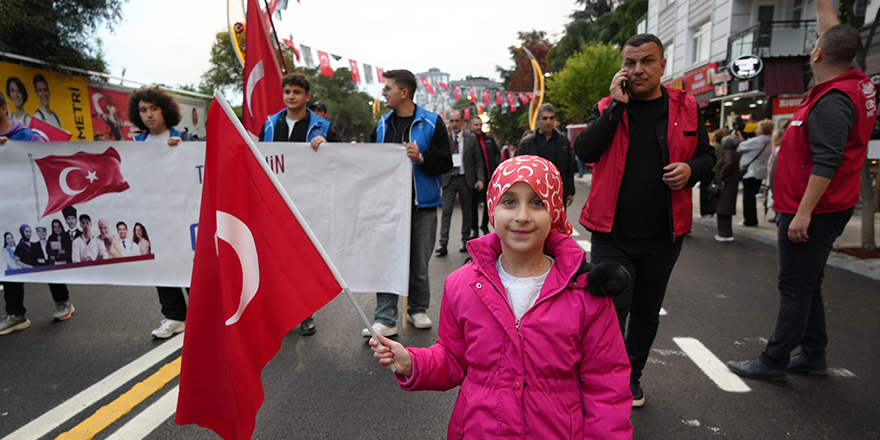 samsunda-1919-metrelik-bayrakla-19-mayis-coskusu-4.jpg