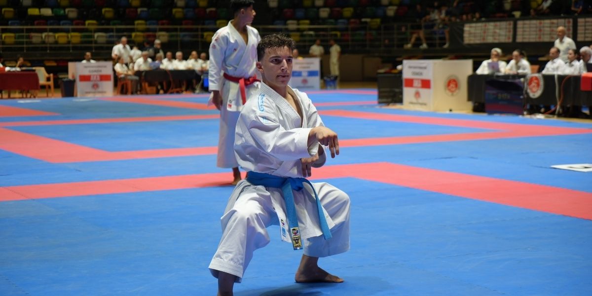 samsunda-bin-247-sporcu-tatamiye-cikti.jpg