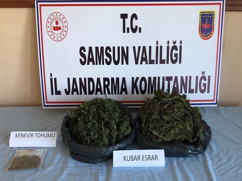 samsunda-jandarmadan-uyusturucu-operasyonlari-22-gozalti-001.jpg