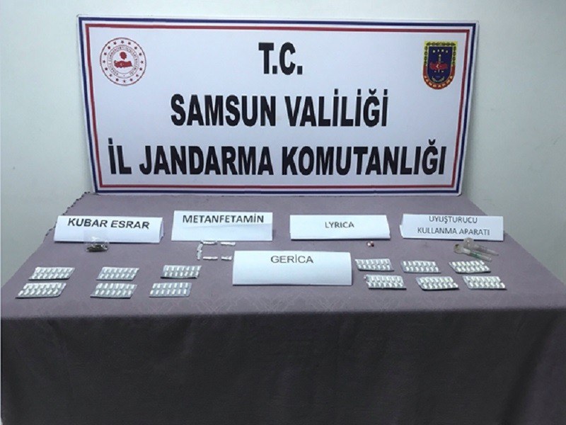 samsunda-jandarmadan-uyusturucu-operasyonlari-22-gozalti.jpg