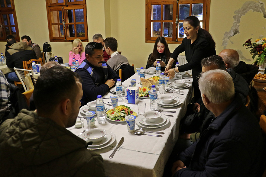 samsunda-kilisede-iftar-2.jpg