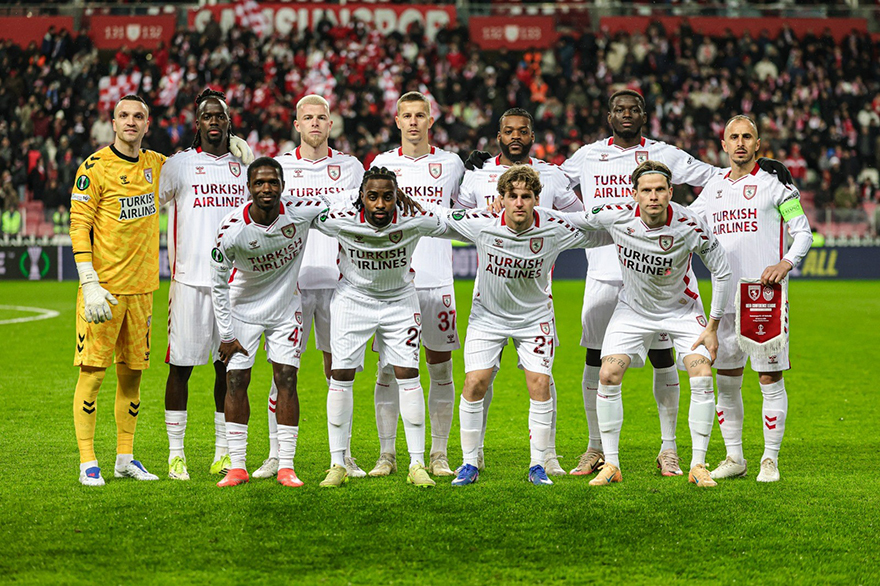 samsunspor-avrupada-adini-16-ya-yazdirdi-2.jpg