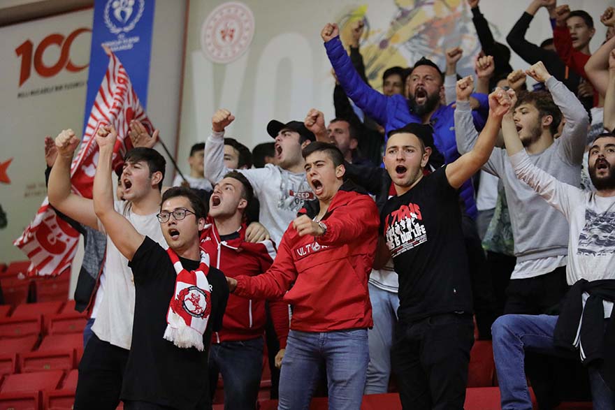 samsunspor-basket-takimi-fgemlik-basketi-yendi-002.jpg