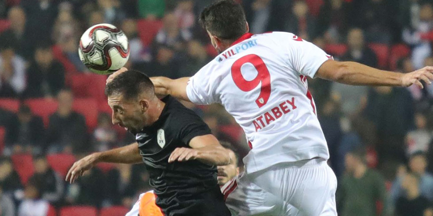 samsunspor-berabere-kalarak-zirveden-uzaklasti-2.jpg