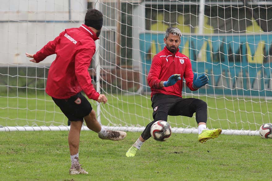 samsunspor-bu-sabah-yaptigi-idmanda-cift-kale-mac-yapti-6.jpg