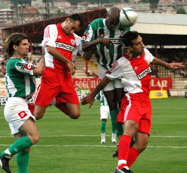 samsunspor-efsanesi-geri-dondu-002.jpg