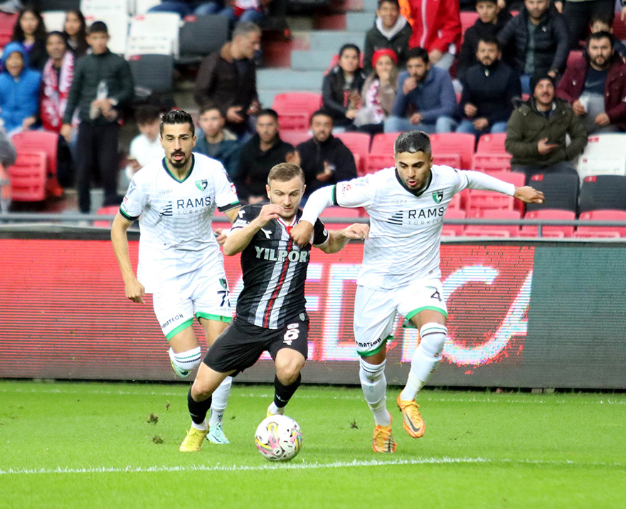 samsunspor-gol-oldu-yagdi-2-001.jpg