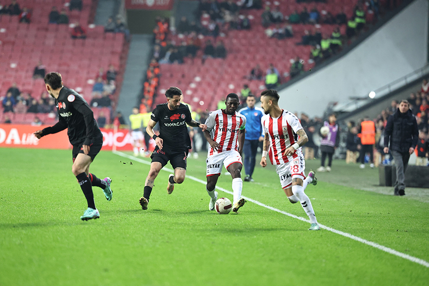 samsunspor-hanesine-3-puan-daha-yazdirdi-6.jpg