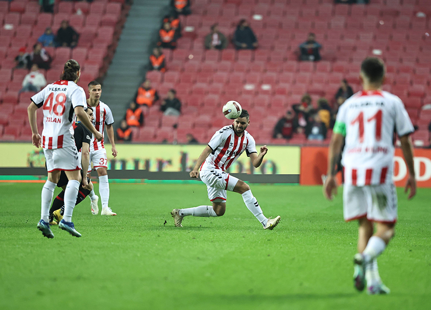 samsunspor-hanesine-3-puan-daha-yazdirdi-8.jpg