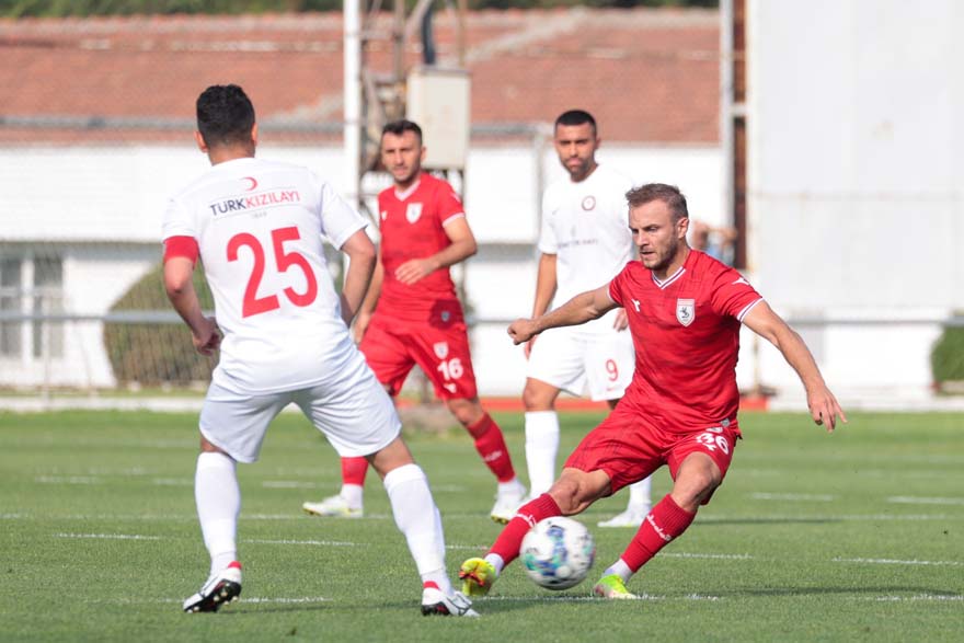 samsunspor-hazirlik-macinda-corum-fkyi-2-0-maglup-etti-2.jpg