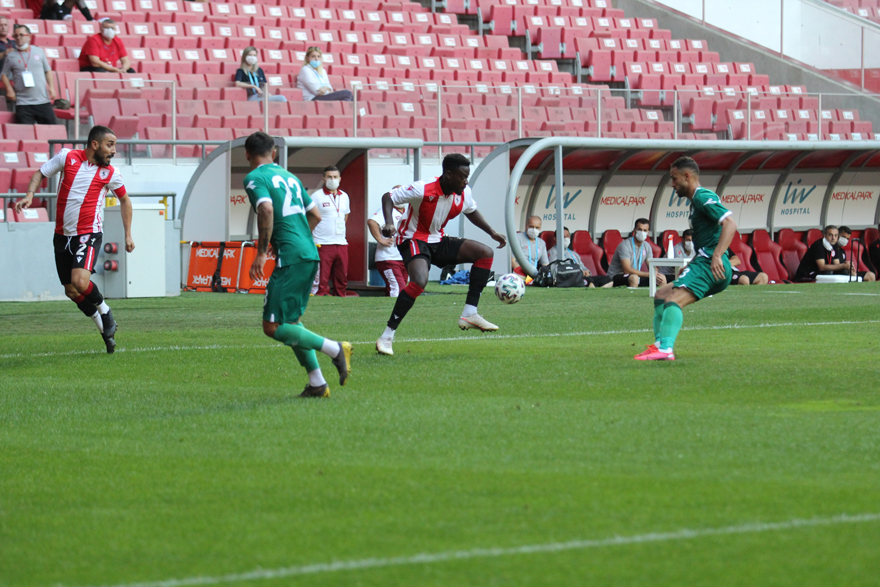 samsunspor-hazirlik-macinda-giresunsporu-yendi-4.jpg