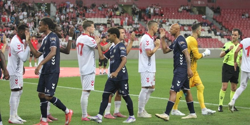 samsunspor-hazirlik-macinda-usl-dunkerqueu-1-0-maglup-etti-f.jpg