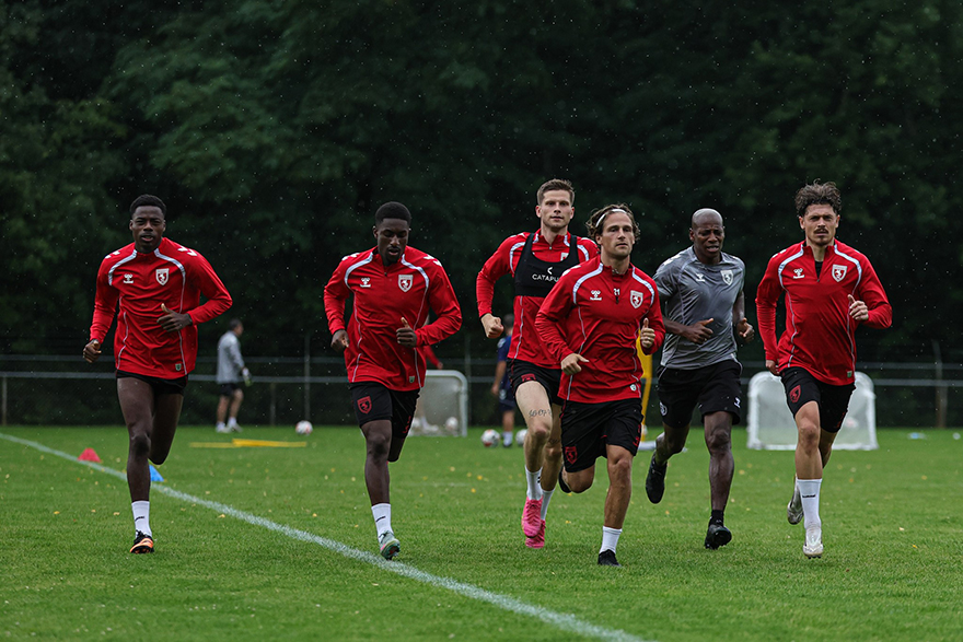 samsunspor-hollanda-kampinda-hazirliklarini-surduruyor-2.jpg