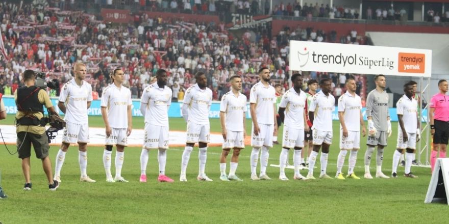 samsunspor-kendi-sahasinda-fenerbahceye-yenildi4.jpg