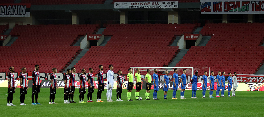 samsunspor-kendi-sahasinda-kecioreni-gl-yagmuruna-tuttu-3.jpg