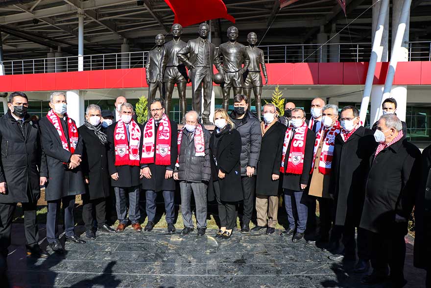 samsunspor-sehitleri-aniti-acildi-6.jpg