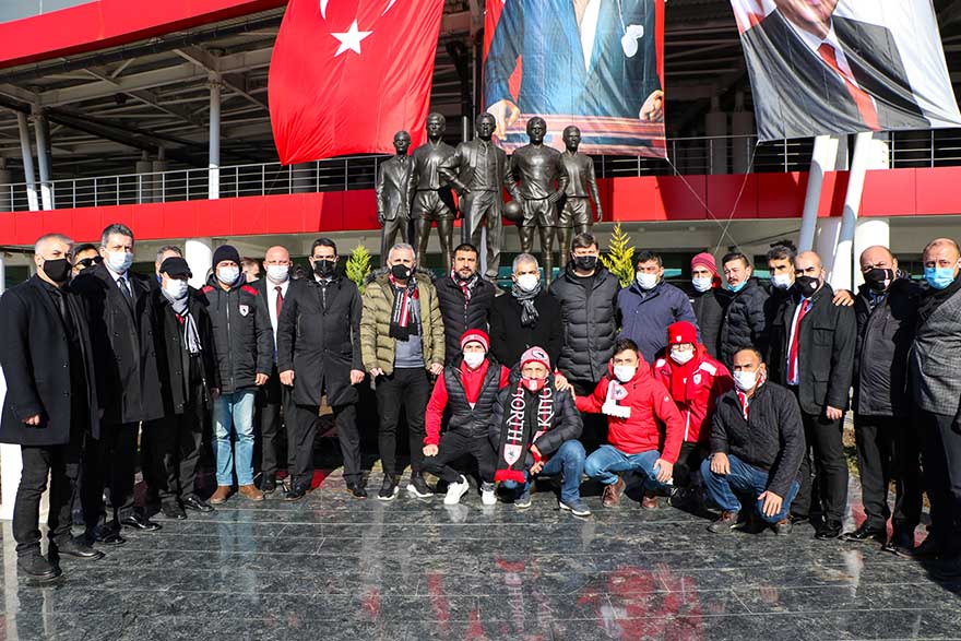 samsunspor-sehitleri-aniti-acildi-7.jpg