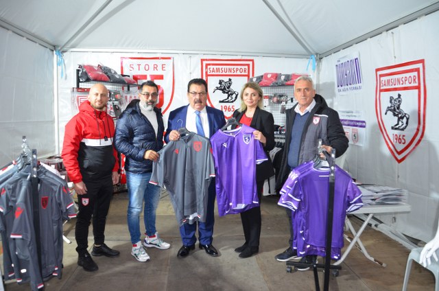 samsunspor-store55-standinda-cumhuriyet-bayramina-ozel-tanitim-002.JPG