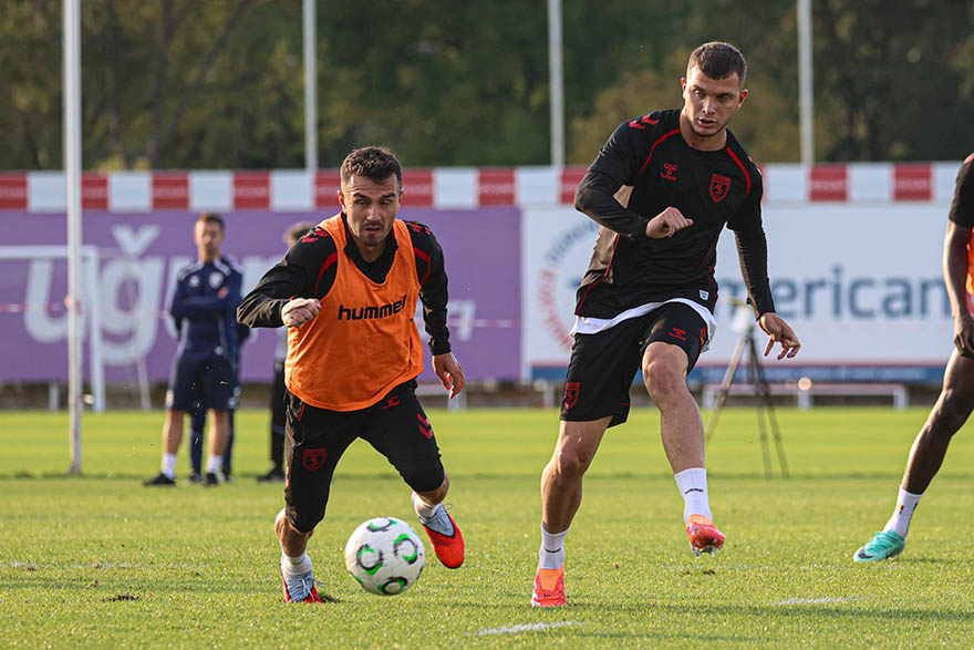 samsunspor-taraftari-onunde-avrupa-zaferine-hazirlaniyor-3.jpg