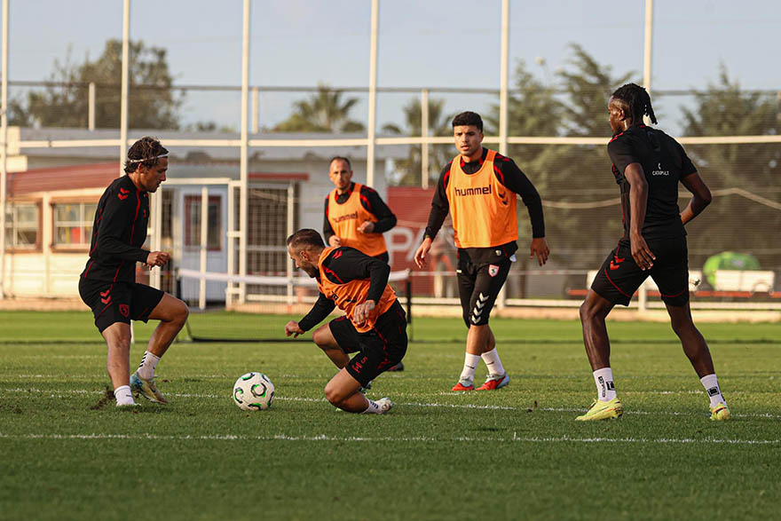 samsunspor-taraftari-onunde-avrupa-zaferine-hazirlaniyor-4.jpg