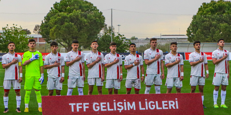 samsunspor-u17-takimi-turkiye-ikincisi-oldu-001.png