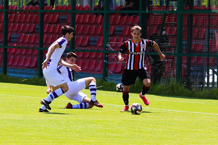 samsunspor-u19-takimi-dolu-dizgin-2.jpg