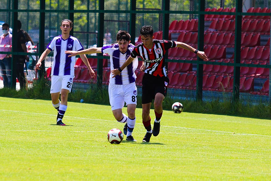 samsunspor-u19-takimi-dolu-dizgin-3.jpg