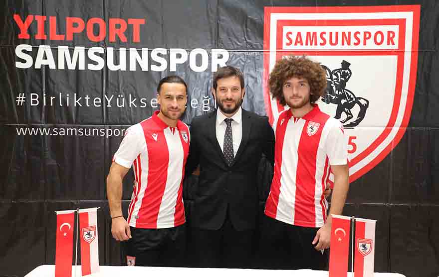 samsunsporda-imzalar-atildi-1.jpg