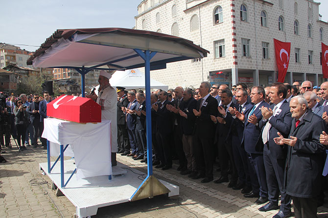 sehidimizi-ebediyete-ugurladik-samet-tokur4.jpg