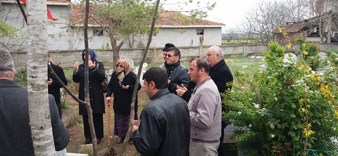sehit-aileleri-dernegi-sehitleri-anmaya-devam-ediyor-001.jpg
