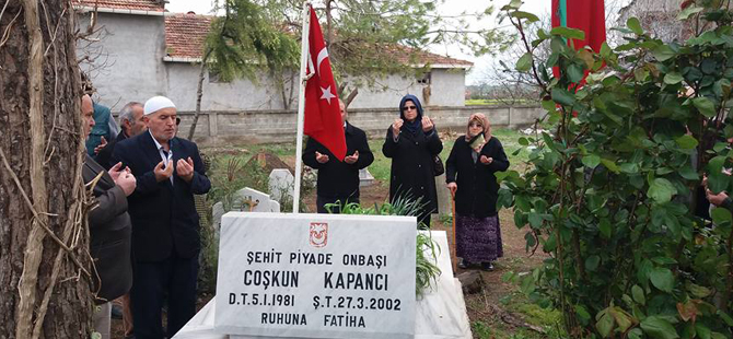 sehit-aileleri-dernegi-sehitleri-anmaya-devam-ediyor-003.jpg