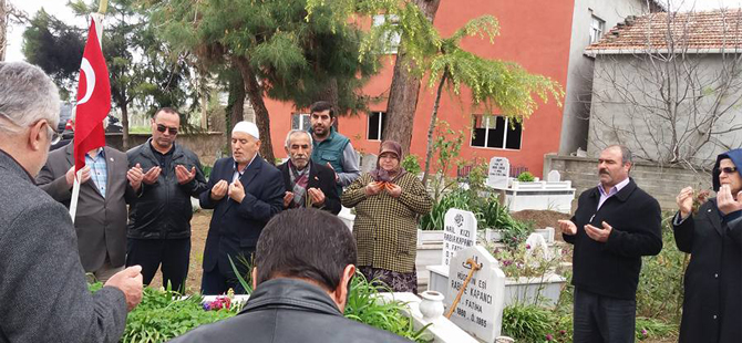 sehit-aileleri-dernegi-sehitleri-anmaya-devam-ediyor.jpg