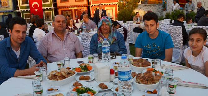 sehit-ailelerinden-iftar-002.jpg