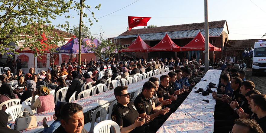 sehit-polis-erkan-tutunculer-icin-bafrada-mevlid-i-serif-okutuldu.jpg