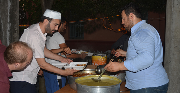 seyhulas-koyunde-imece-usulu-iftar-4.jpg