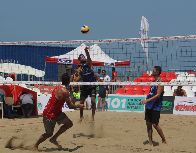 sinopda-plaj-voleybol-heyecani.jpg