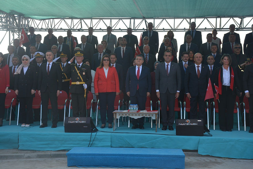 sinopta-cumhuriyetin-101-yili-coskuyla-kutlandi-4.jpg