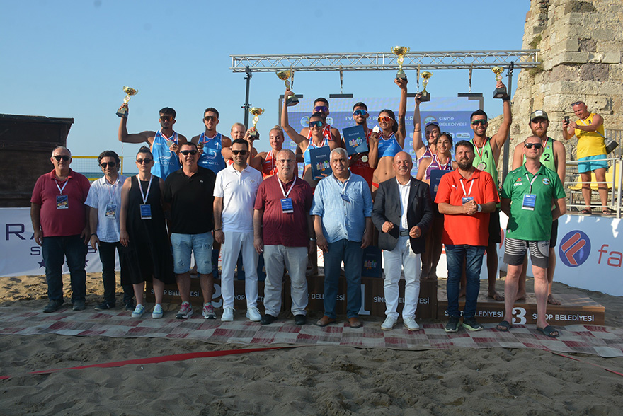 sinopta-plaj-voleybolu-turnuvasi-sona-erdi-1.jpg