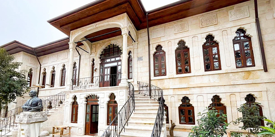 sinopta-tarih-yeniden-yaziliyor-3-yapi-kutuphaneye-donusuyor-1.jpg