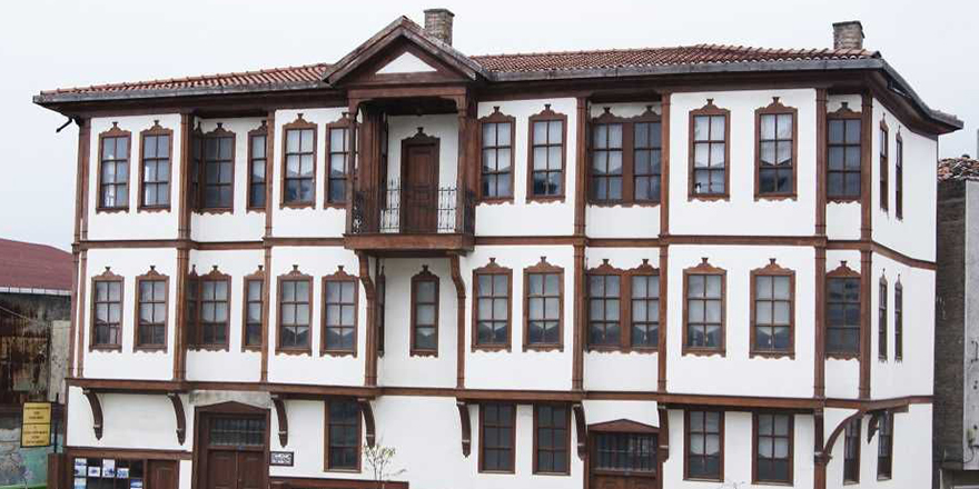 sinopta-tarih-yeniden-yaziliyor-3-yapi-kutuphaneye-donusuyor-2.jpg