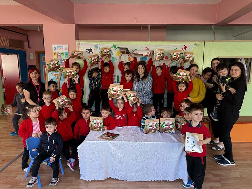 sosi-ile-toprakla-tanis-dogayla-baris-bafrali-egitimciden-anlamli-kitap.jpeg
