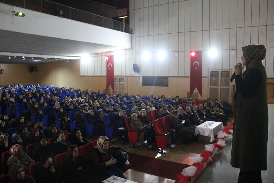 sosyal-medya-bagimliligi-ve-mahremiyet-egitimi-semineri-5.jpg