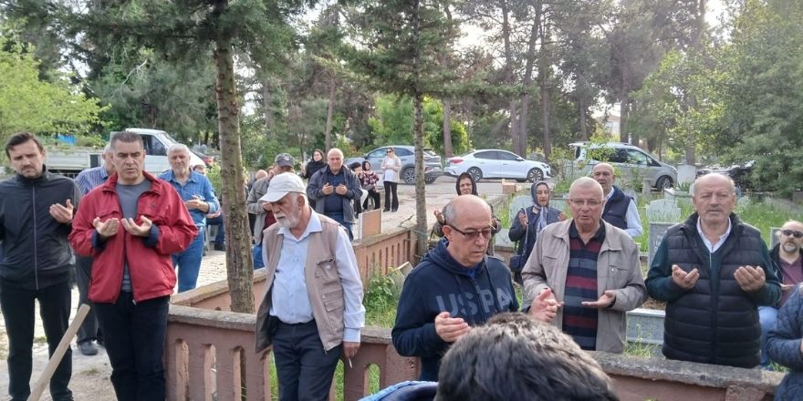 suat-basaran-dualarla-defnedildi-004.jpg