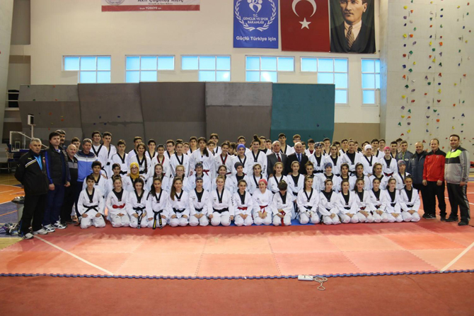 taekwondo-il-birinciligi-musabakalari-2.jpg