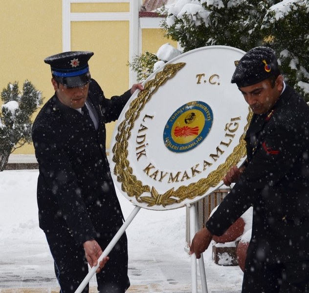 LADİK 18 MART ÇANAKKALE ZAFERİ ÇELENK SUNMA TÖRENİ