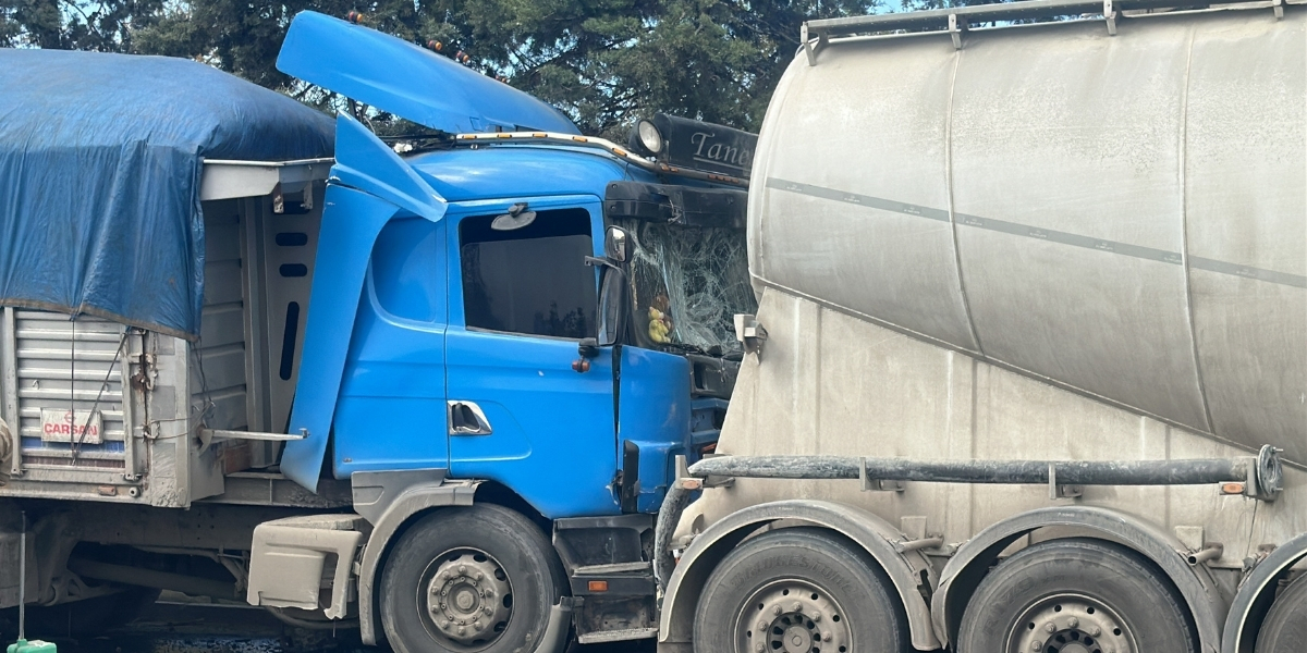 tir-beton-mikseri-kazasi-001.jpg