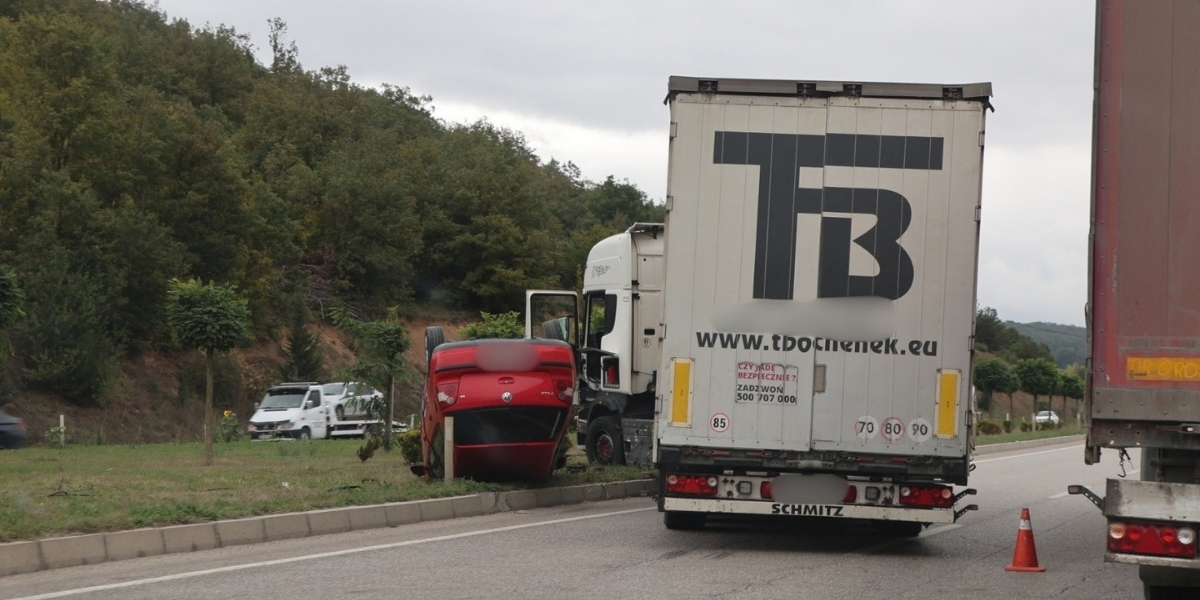 tir-ile-otomobil-carpismasi-001.jpg