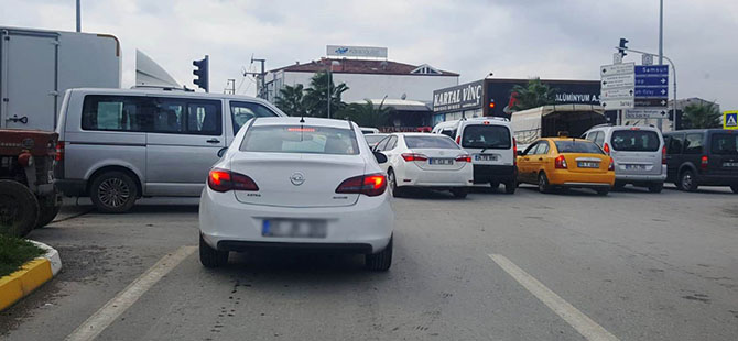 tofas-kavsaginda-trafik-iskencesi1.jpg