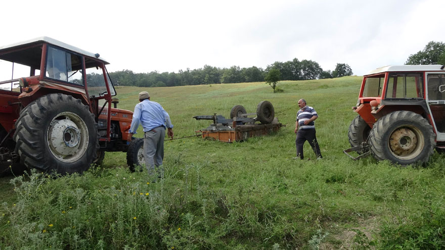 traktor-200-metre-yuvarlandi-1.jpg